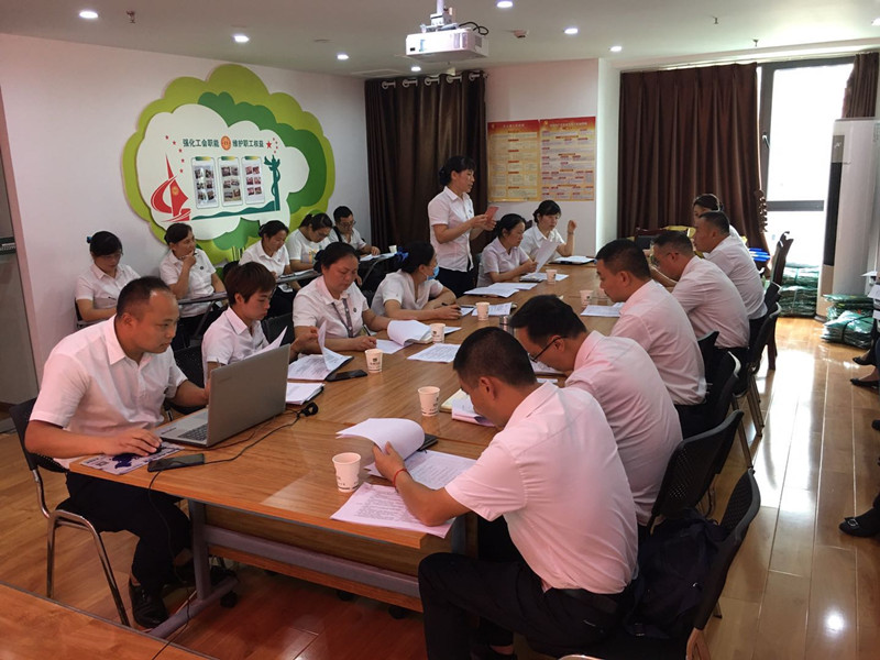 抗洪搶險(xiǎn)，我們爭(zhēng)分奪秒！